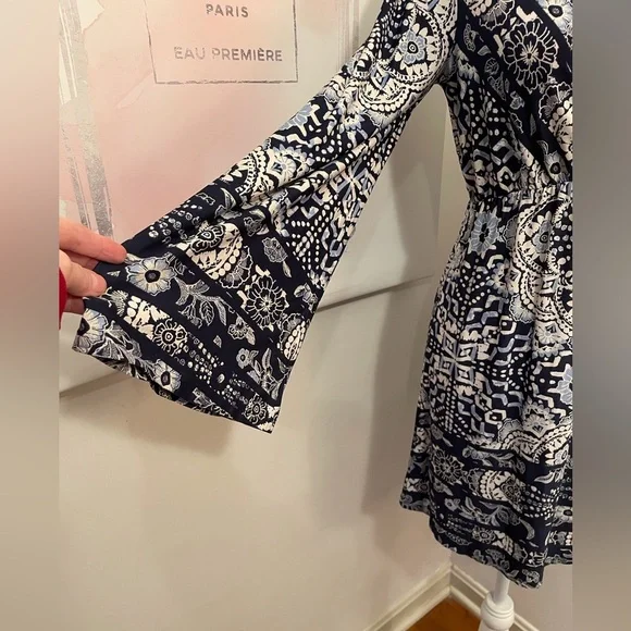 Venus Long Sleeve Dress Size S Blue Floral - Picture 4 of 11